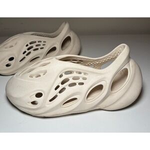 Adidas Yeezy Foam RNNR Slides Shoes | Beige | Size 6